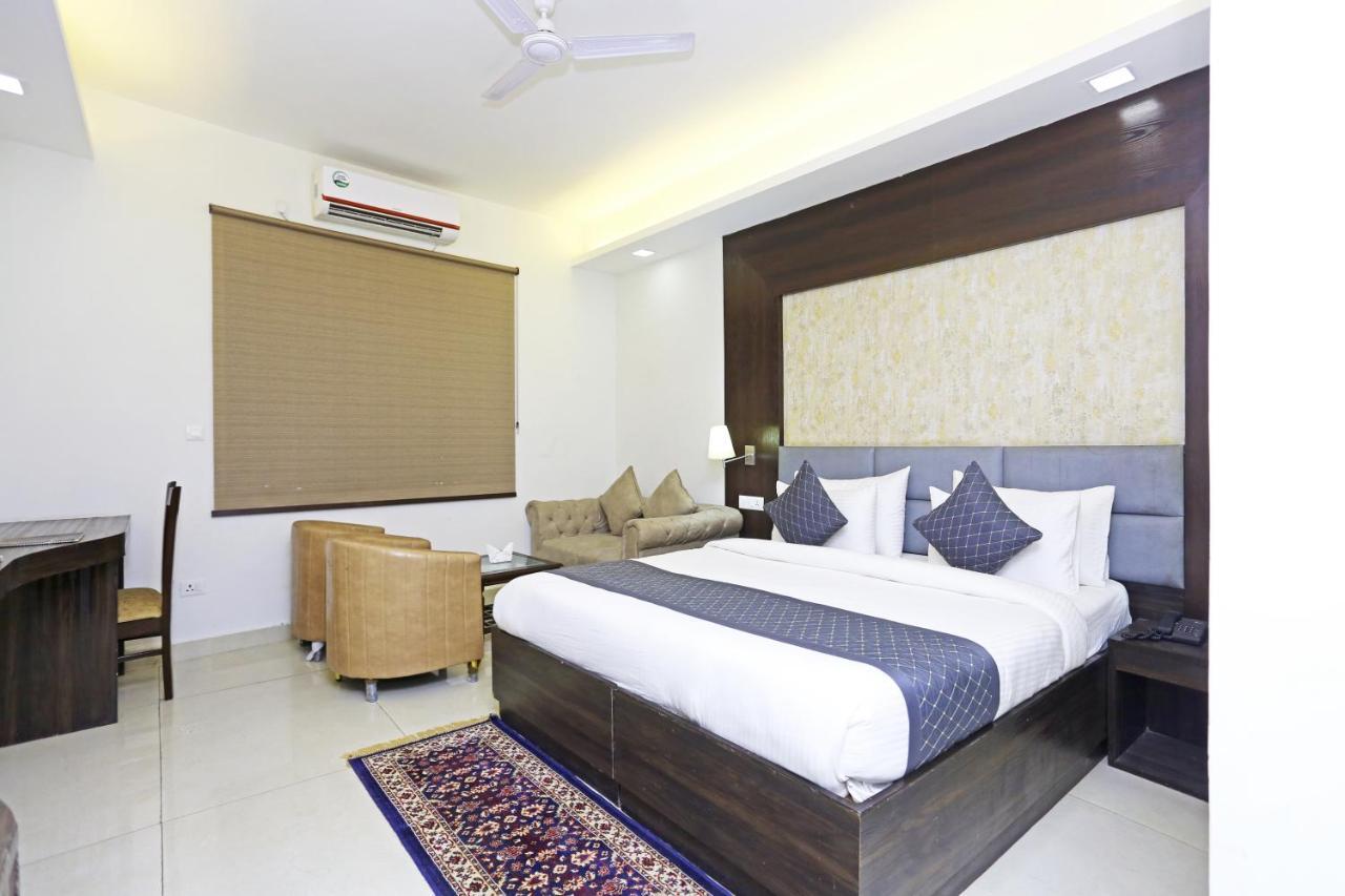 Hotel Park Tree Near Delhi Airport นิวเดลี ภายนอก รูปภาพ