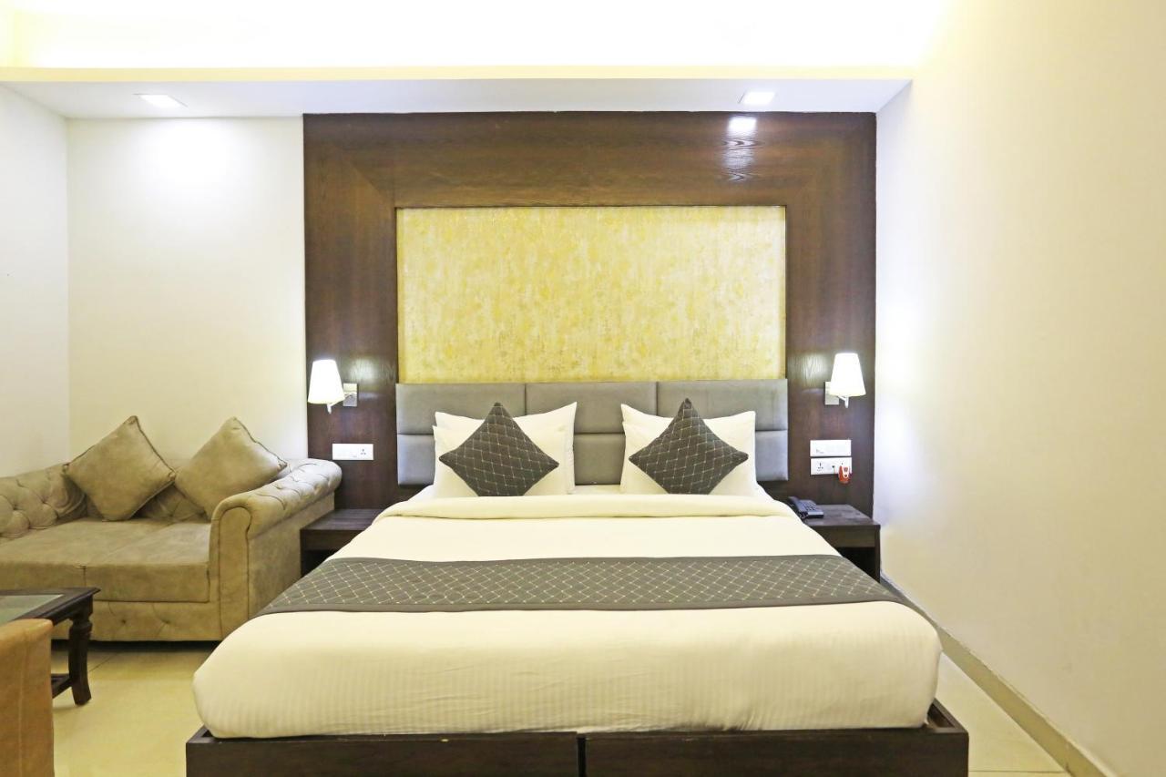 Hotel Park Tree Near Delhi Airport นิวเดลี ภายนอก รูปภาพ