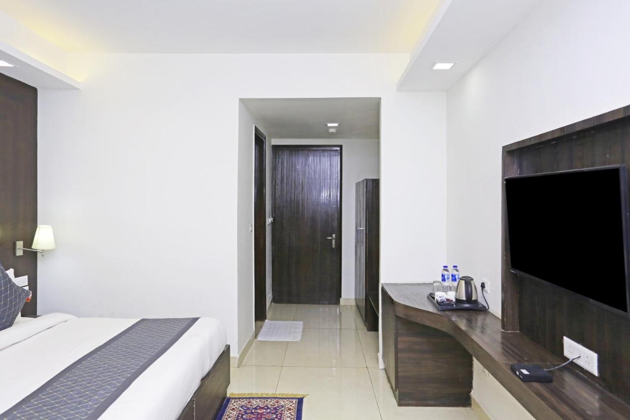 Hotel Park Tree Near Delhi Airport นิวเดลี ภายนอก รูปภาพ