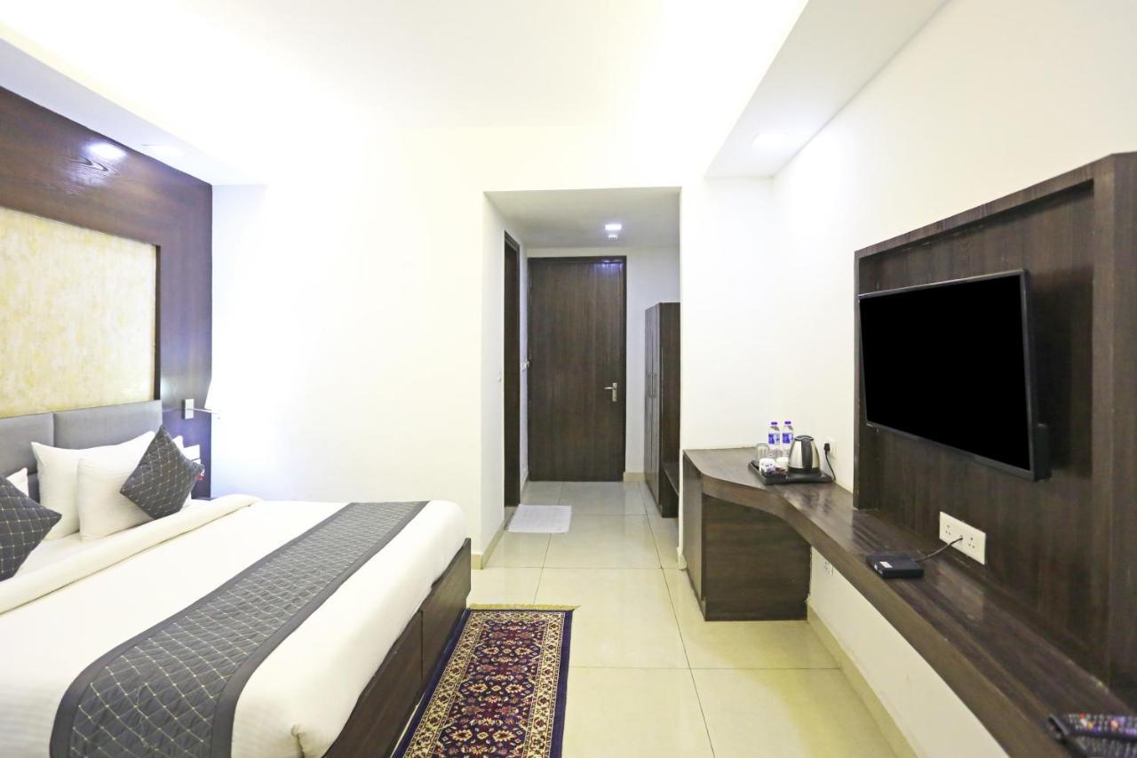 Hotel Park Tree Near Delhi Airport นิวเดลี ภายนอก รูปภาพ
