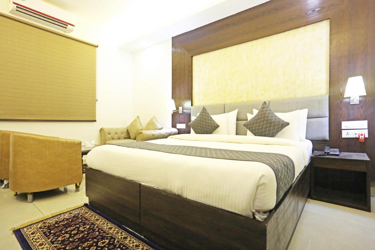 Hotel Park Tree Near Delhi Airport นิวเดลี ภายนอก รูปภาพ