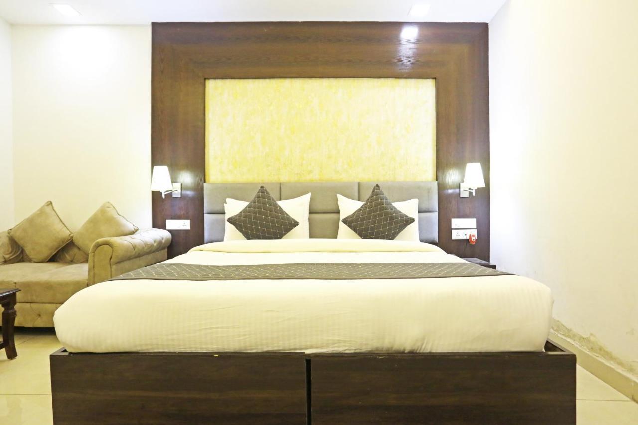 Hotel Park Tree Near Delhi Airport นิวเดลี ภายนอก รูปภาพ