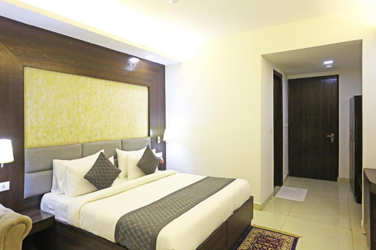 Hotel Park Tree Near Delhi Airport นิวเดลี ภายนอก รูปภาพ