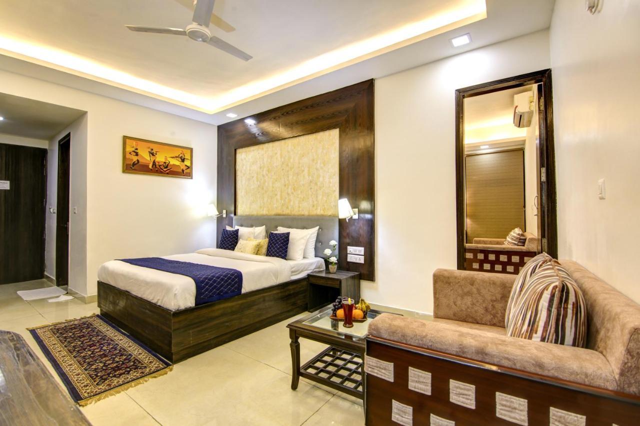 Hotel Park Tree Near Delhi Airport นิวเดลี ภายนอก รูปภาพ