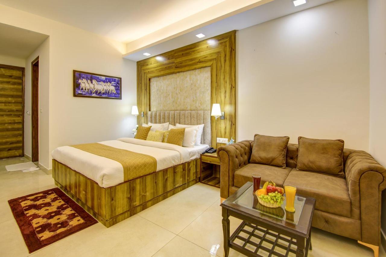 Hotel Park Tree Near Delhi Airport นิวเดลี ภายนอก รูปภาพ