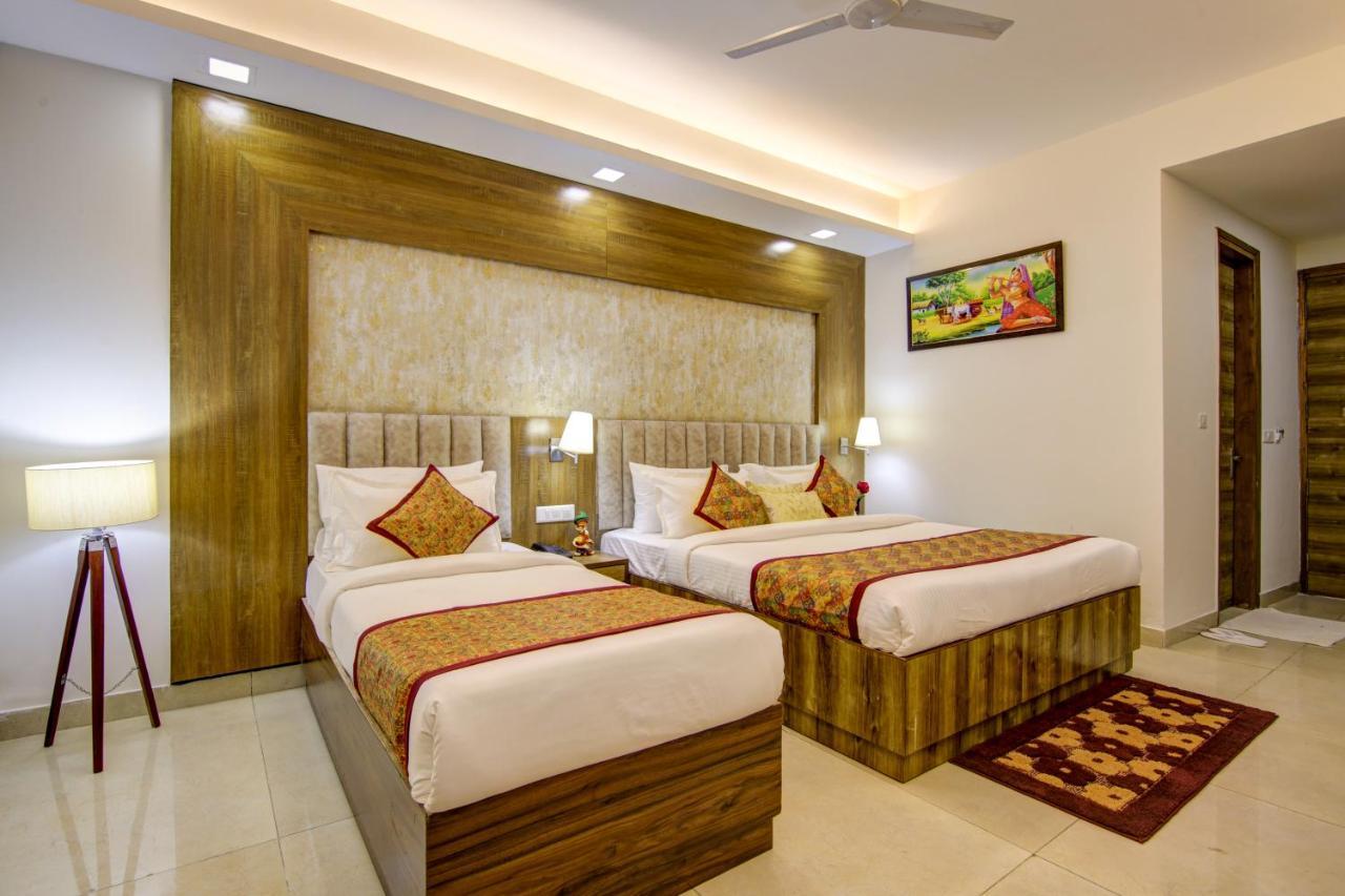 Hotel Park Tree Near Delhi Airport นิวเดลี ภายนอก รูปภาพ