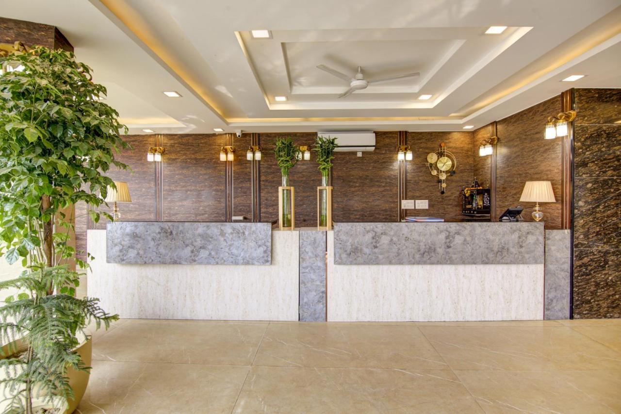 Hotel Park Tree Near Delhi Airport นิวเดลี ภายนอก รูปภาพ