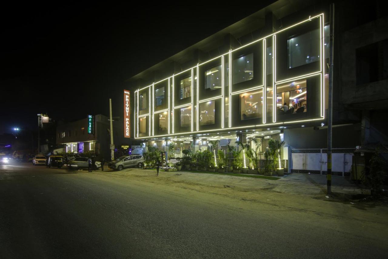 Hotel Park Tree Near Delhi Airport นิวเดลี ภายนอก รูปภาพ