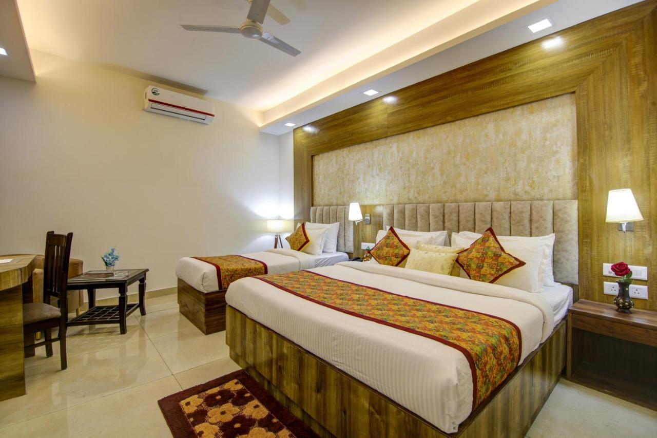 Hotel Park Tree Near Delhi Airport นิวเดลี ภายนอก รูปภาพ