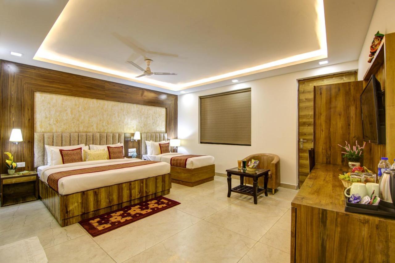Hotel Park Tree Near Delhi Airport นิวเดลี ภายนอก รูปภาพ