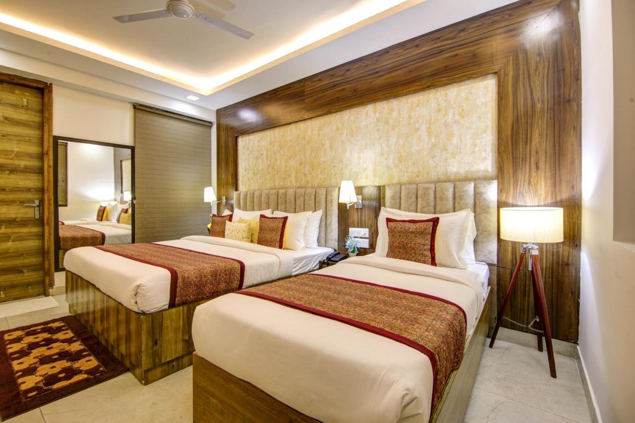 Hotel Park Tree Near Delhi Airport นิวเดลี ภายนอก รูปภาพ