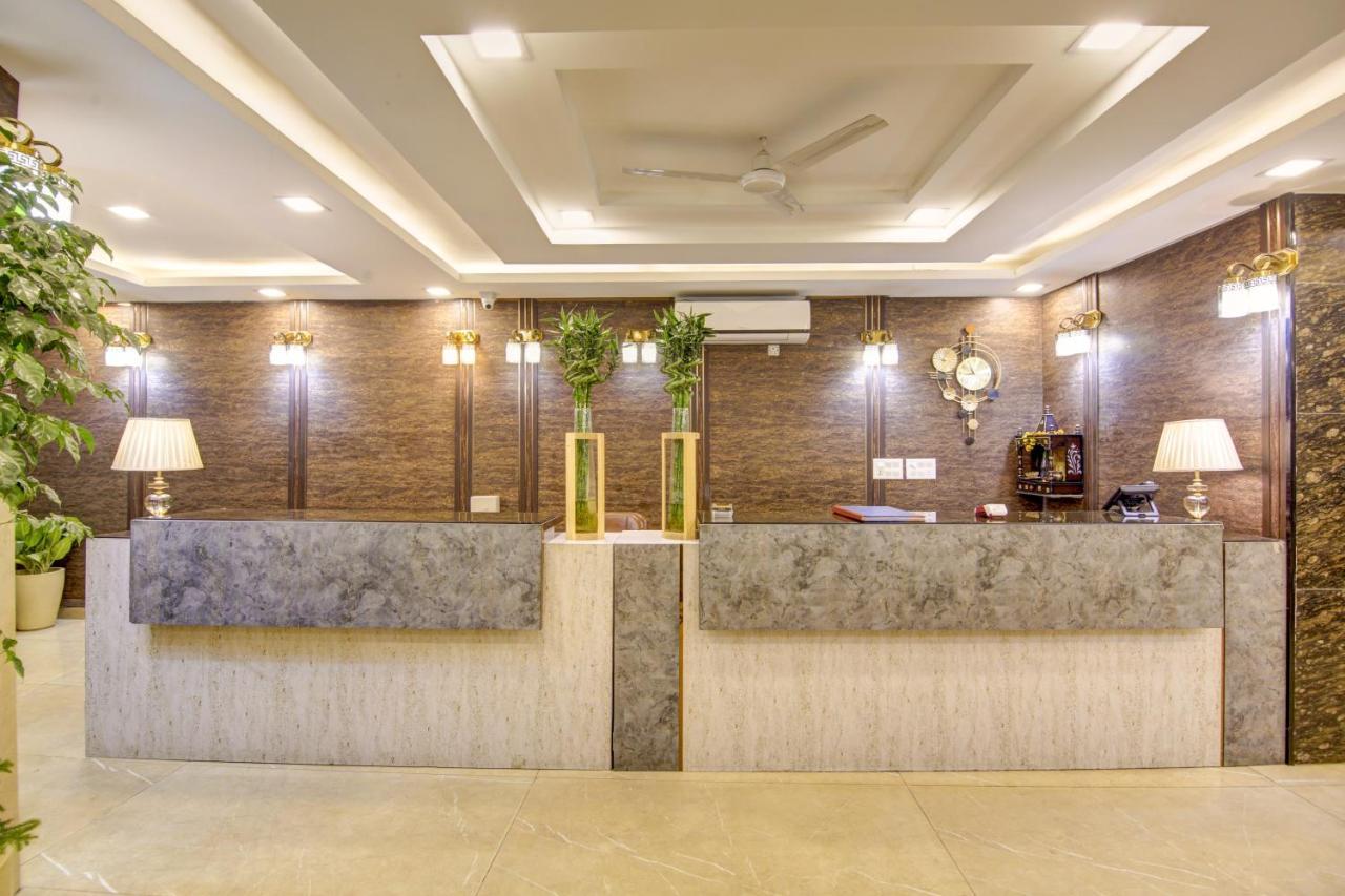 Hotel Park Tree Near Delhi Airport นิวเดลี ภายนอก รูปภาพ