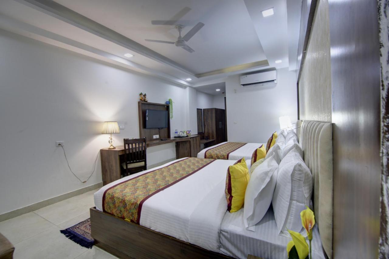 Hotel Park Tree Near Delhi Airport นิวเดลี ภายนอก รูปภาพ